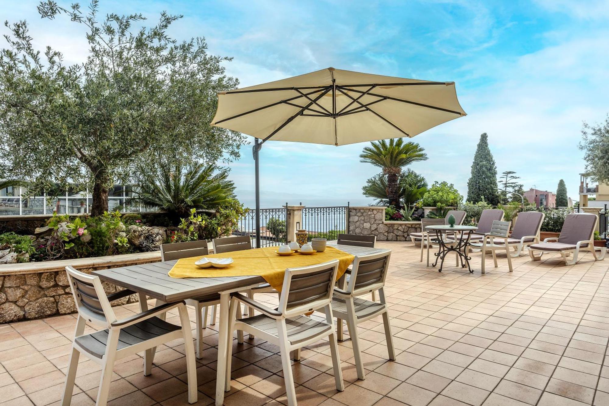 Maremonti Apartment